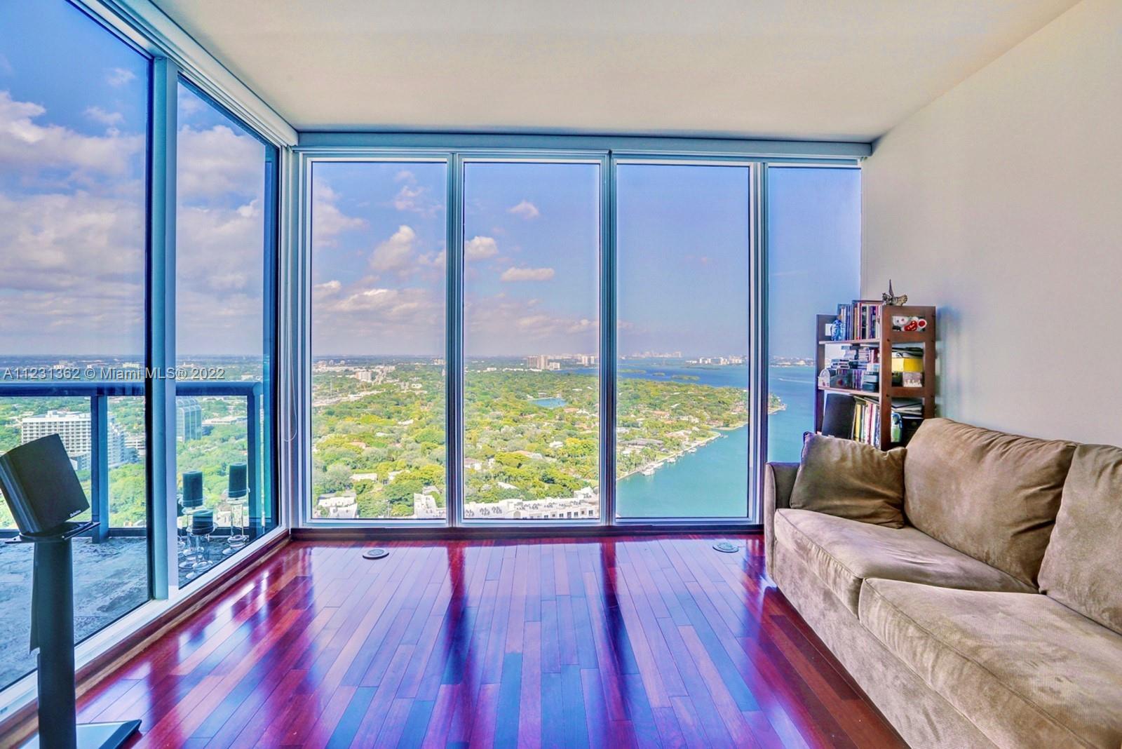 BLUE CONDO - Residential Lease