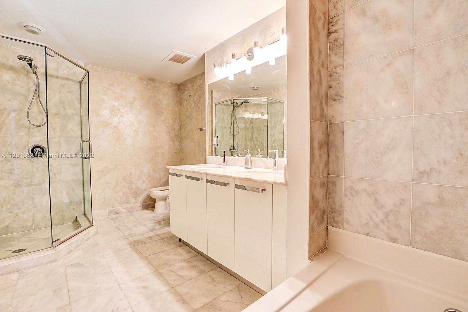 BLUE CONDO - Residential Lease