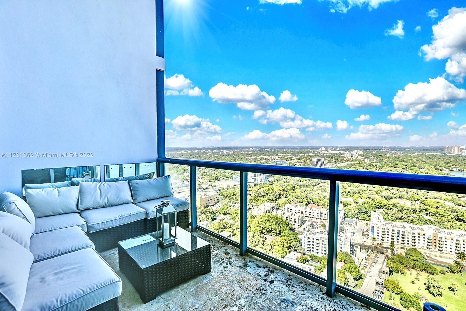 BLUE CONDO - Residential Lease
