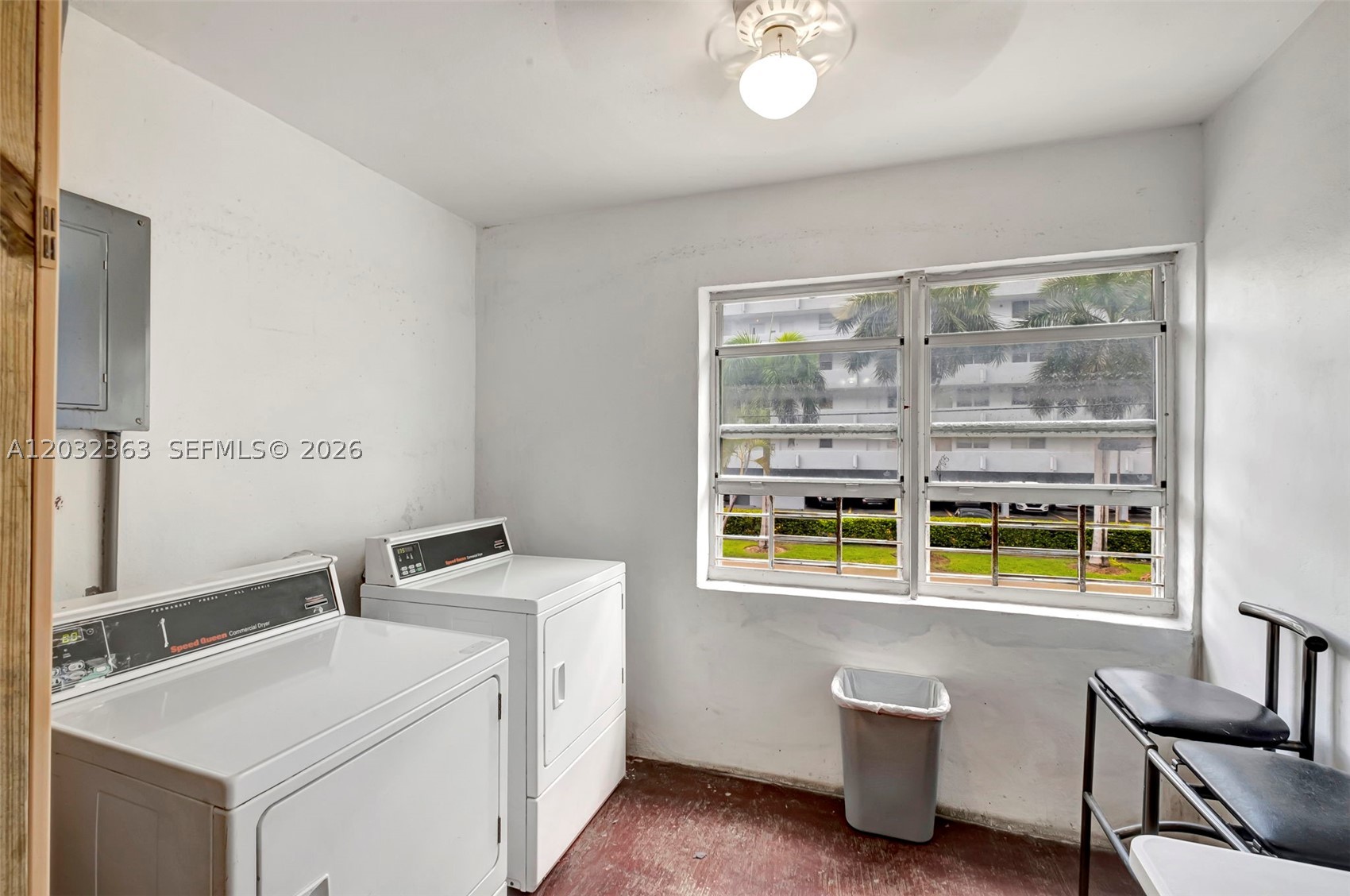 EASTERN SHORES WHITE HOUS - Residential Lease