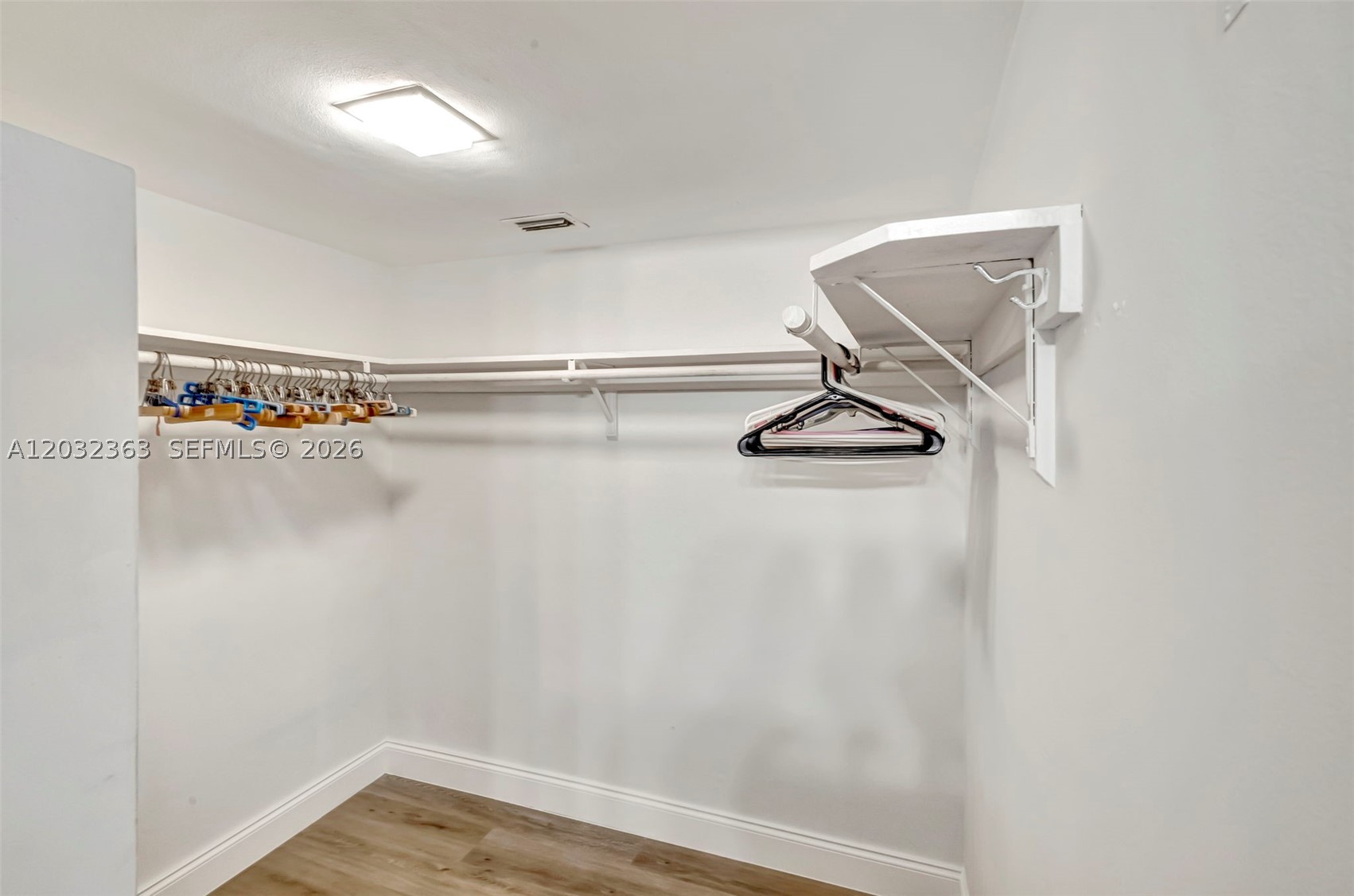 EASTERN SHORES WHITE HOUS - Residential Lease