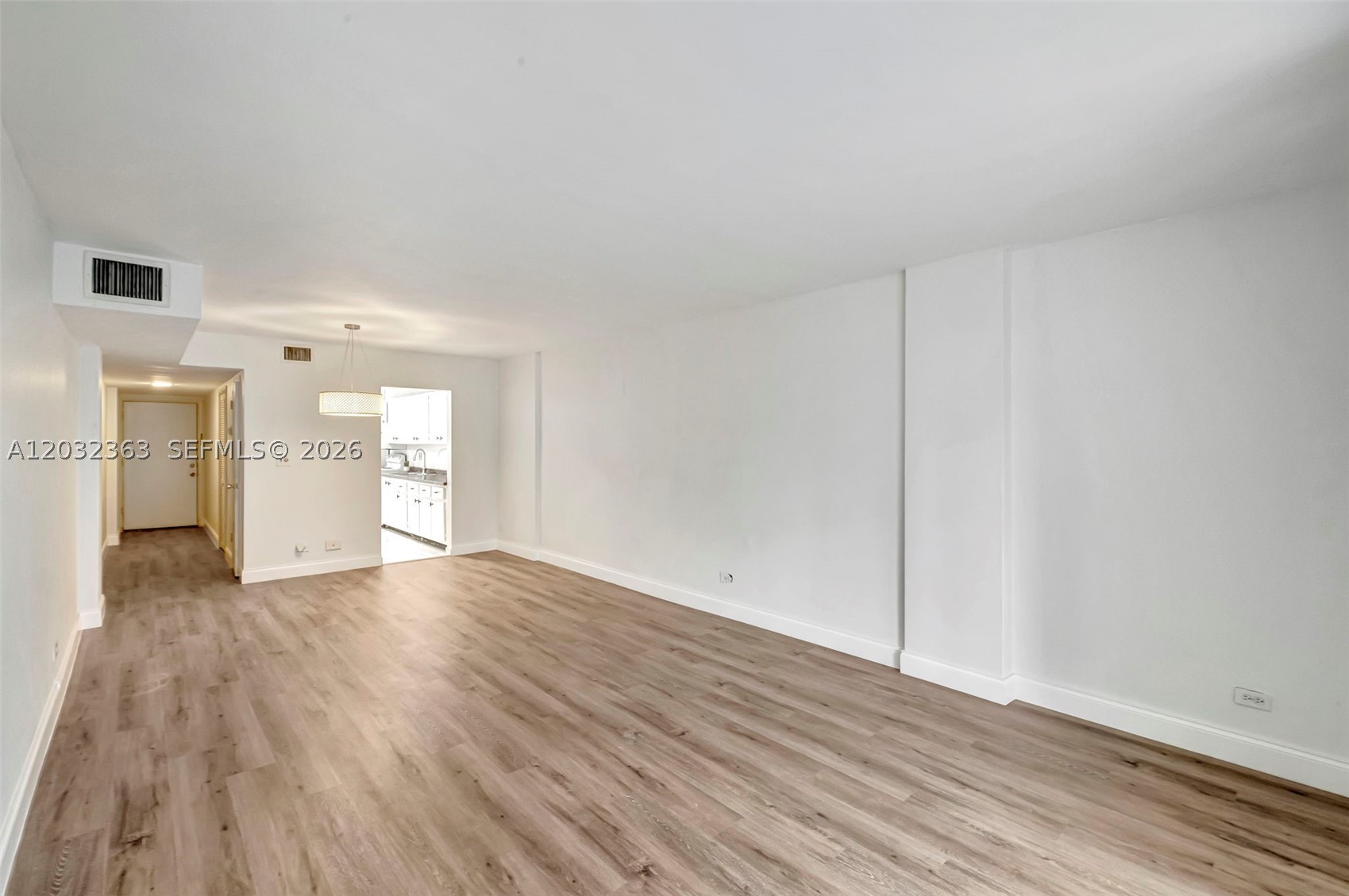 EASTERN SHORES WHITE HOUS - Residential Lease