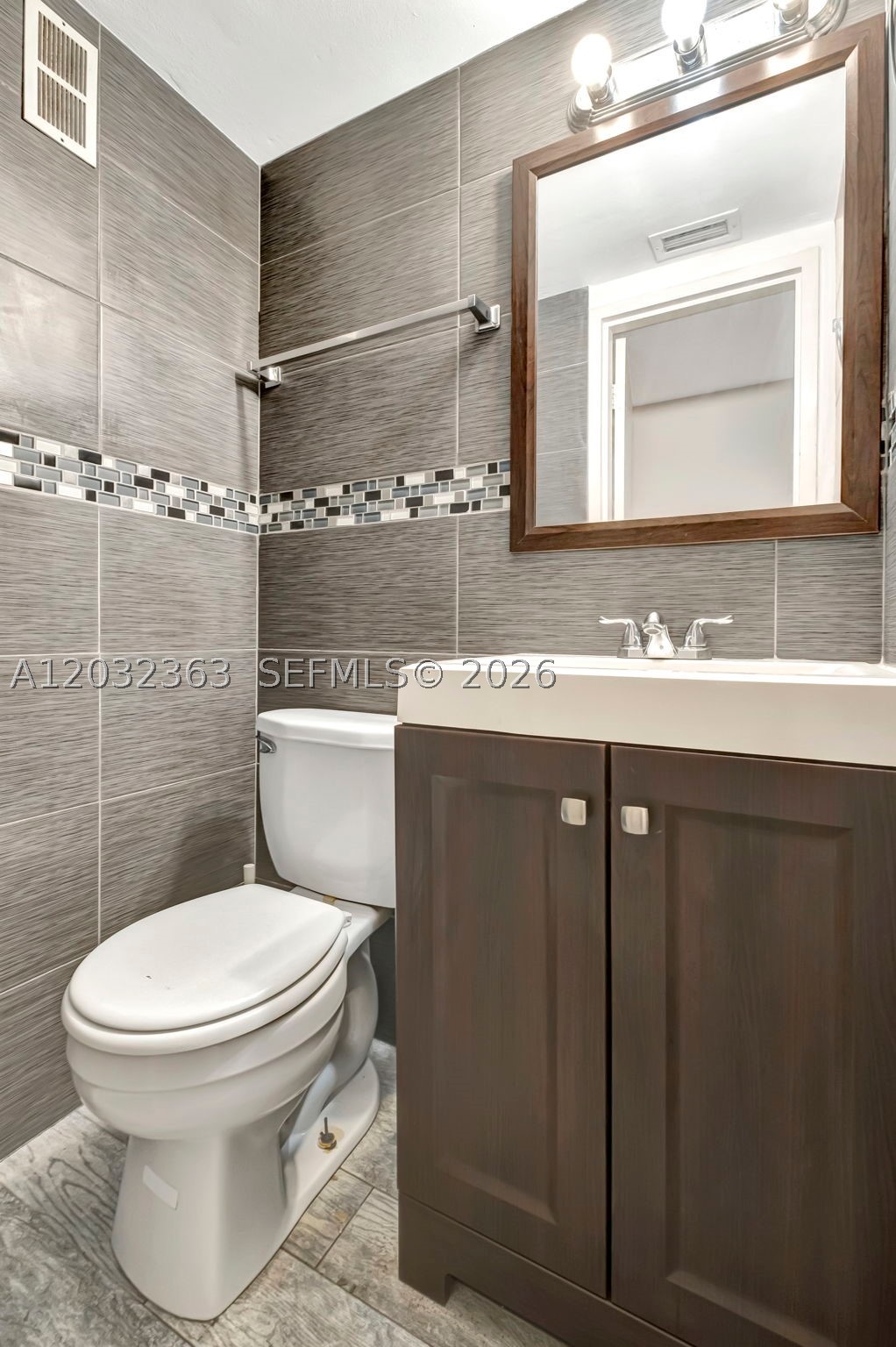 EASTERN SHORES WHITE HOUS - Residential Lease