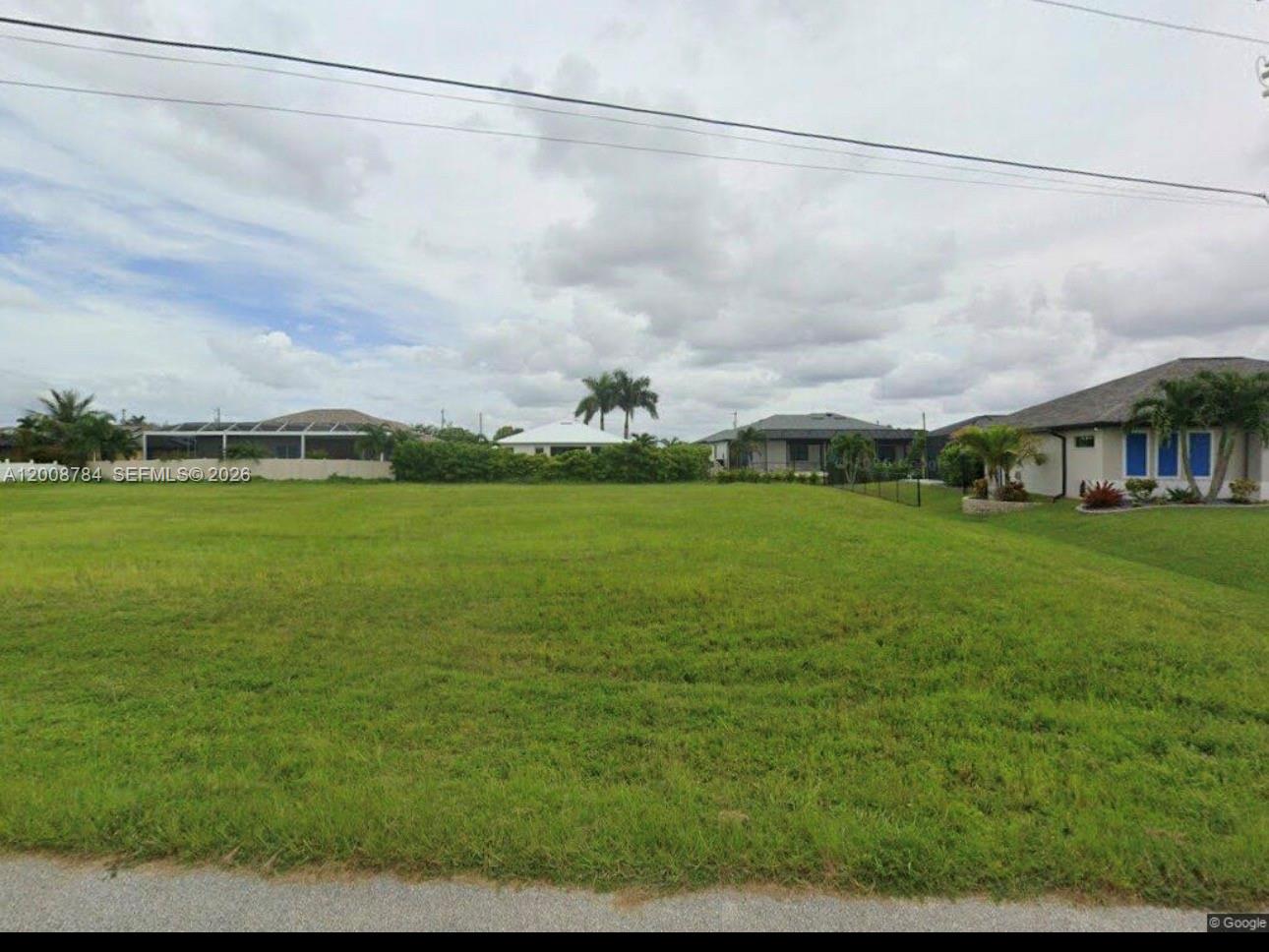 A very well maintained lot in an exclusive area of SW Cape Coral. Ready to build your dream home.Utilities are installed.