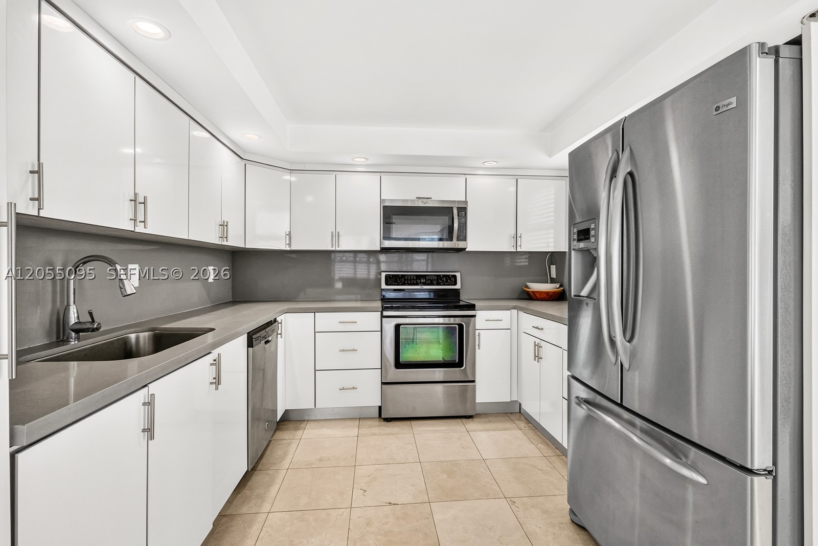 BRICKELL PLACE CONDO - Residential