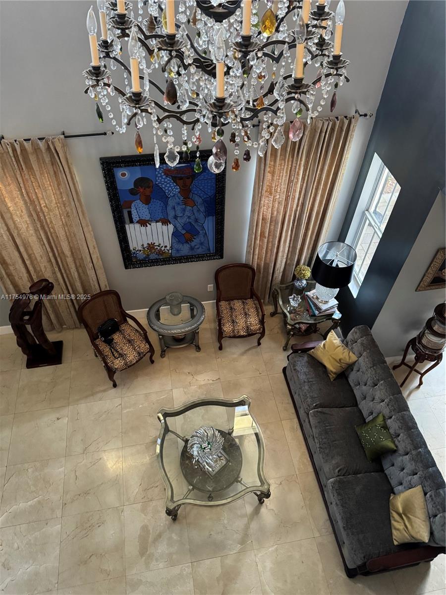 VINTAGE ESTATES - Residential
