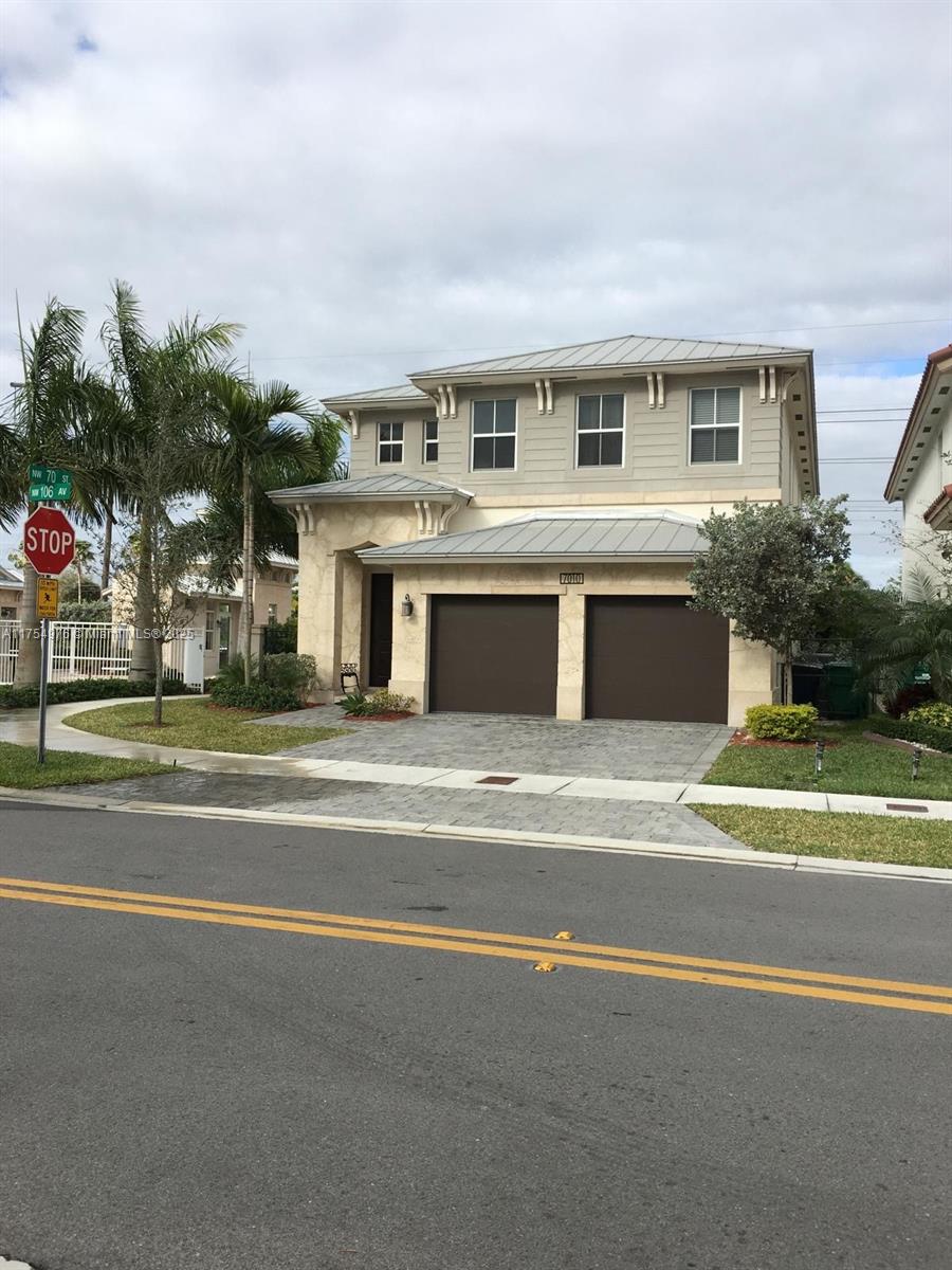 VINTAGE ESTATES - Residential