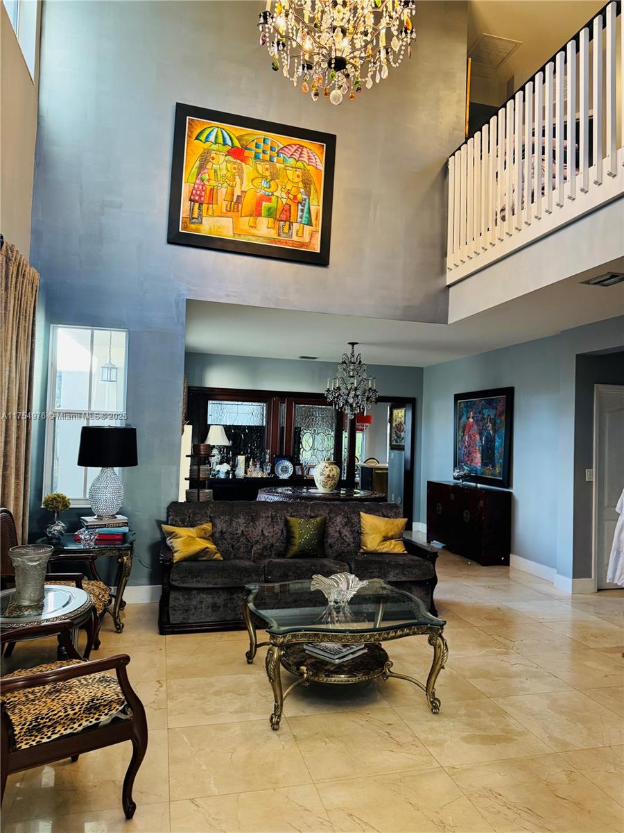 VINTAGE ESTATES - Residential