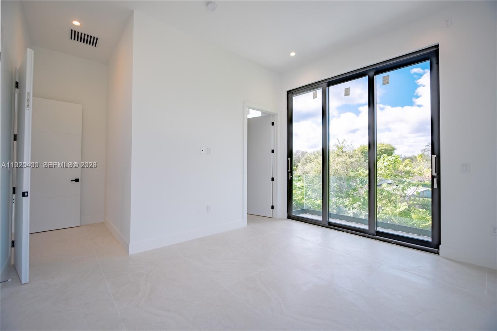 HILLMONT - Residential