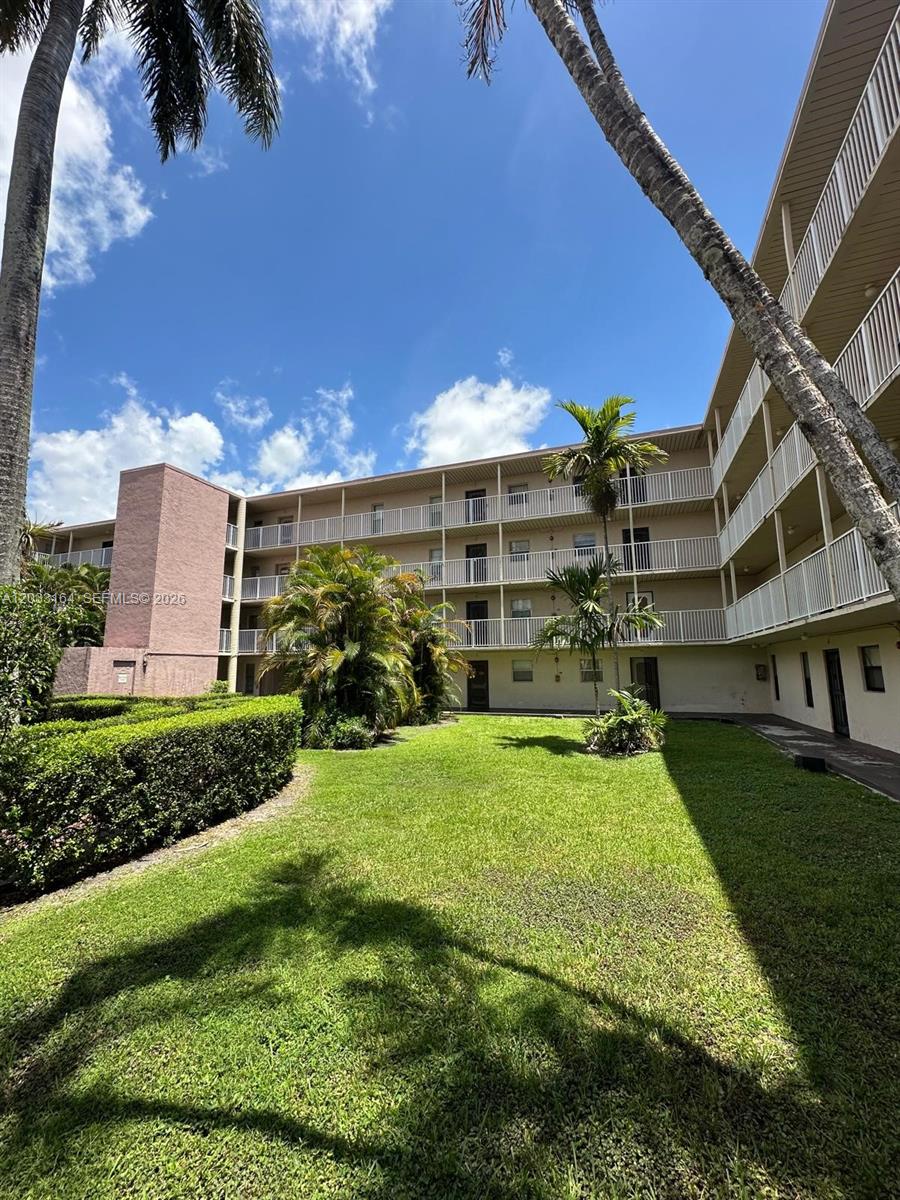 BROOKFIELD SQUARE CONDO - Residential Lease