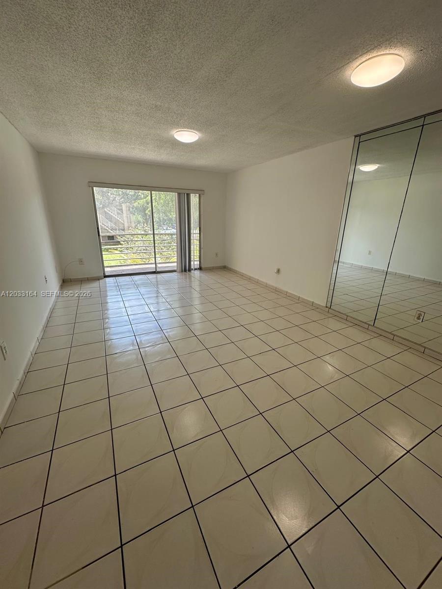 BROOKFIELD SQUARE CONDO - Residential Lease