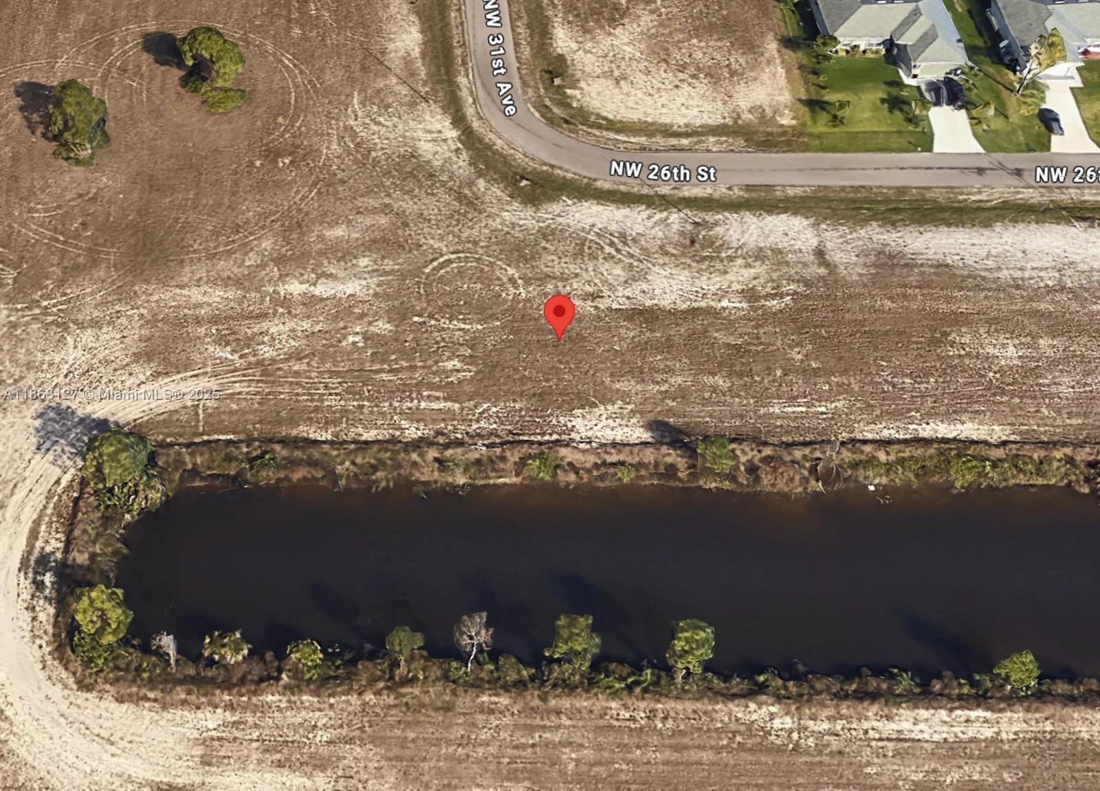CAPE CORAL - Land