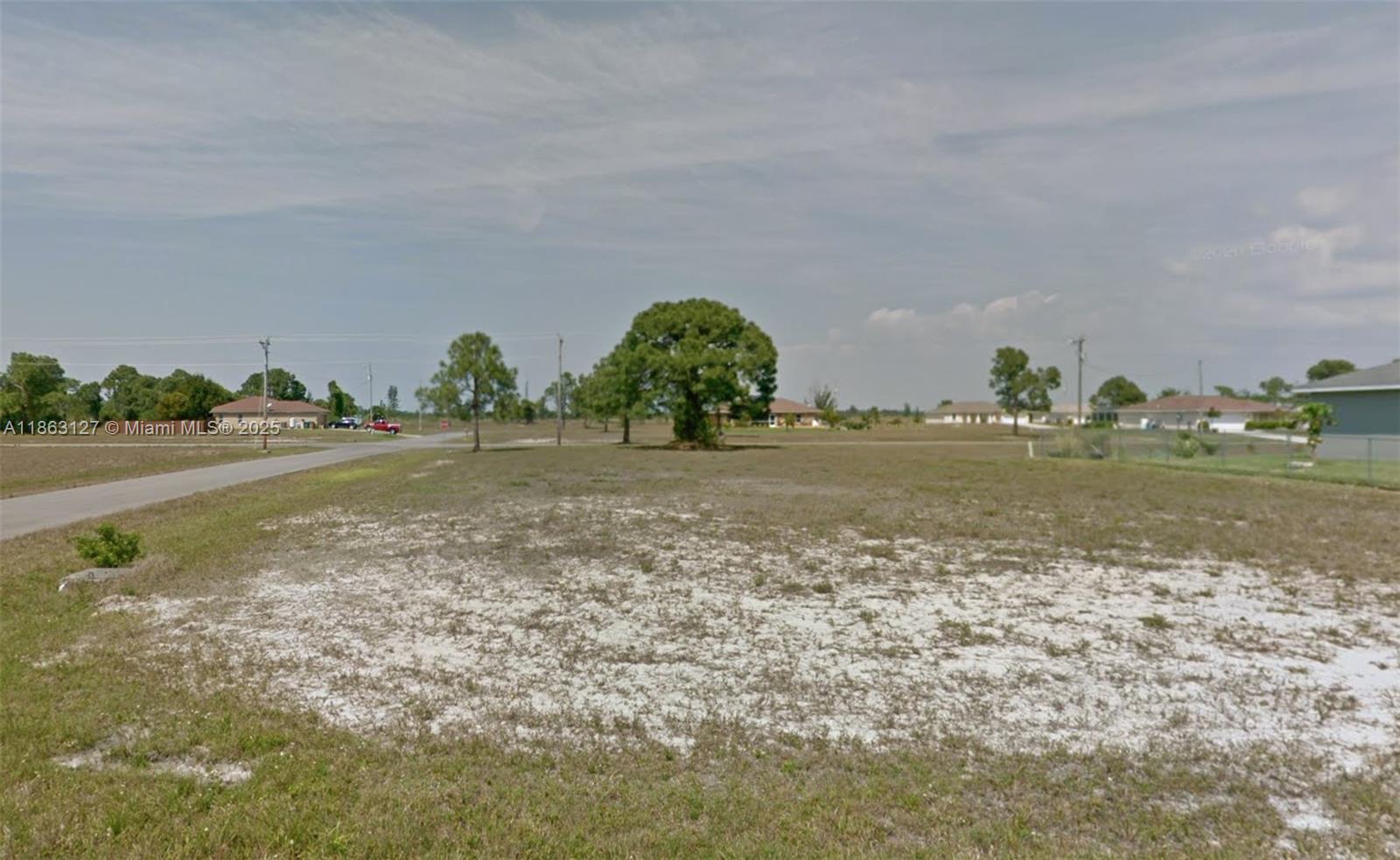 CAPE CORAL - Land