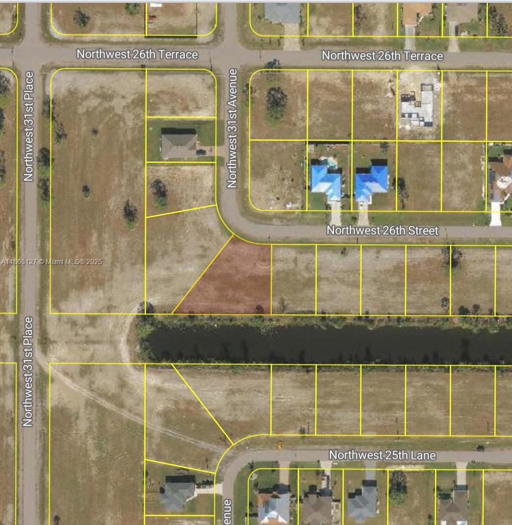 CAPE CORAL - Land
