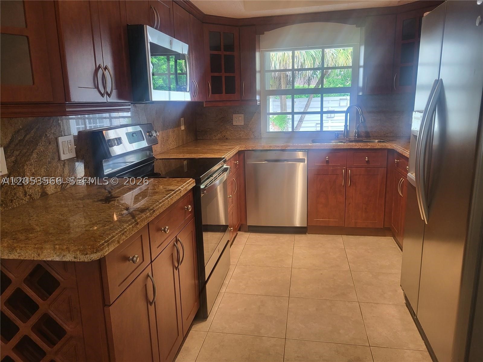 COUNTRY WALK TOWNHOUSES S - Residential Lease