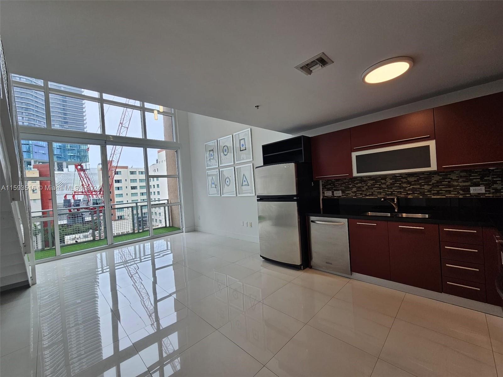 VIZCAYNE NORTH CONDO - Residential Lease