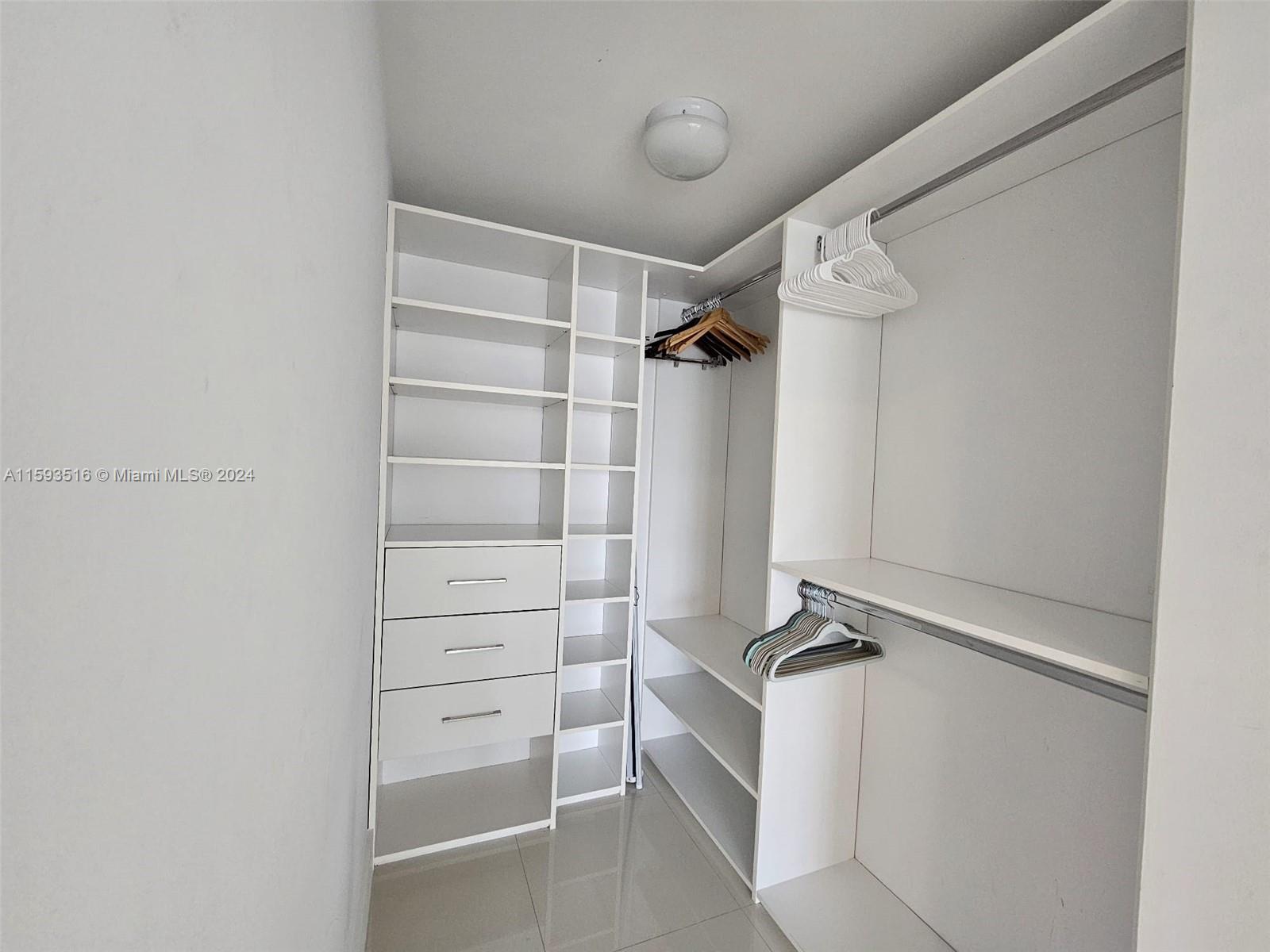 VIZCAYNE NORTH CONDO - Residential Lease