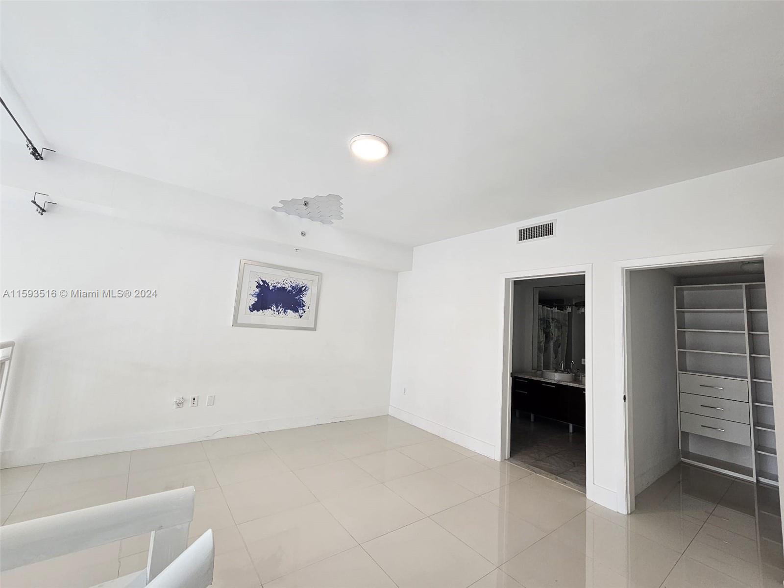 VIZCAYNE NORTH CONDO - Residential Lease