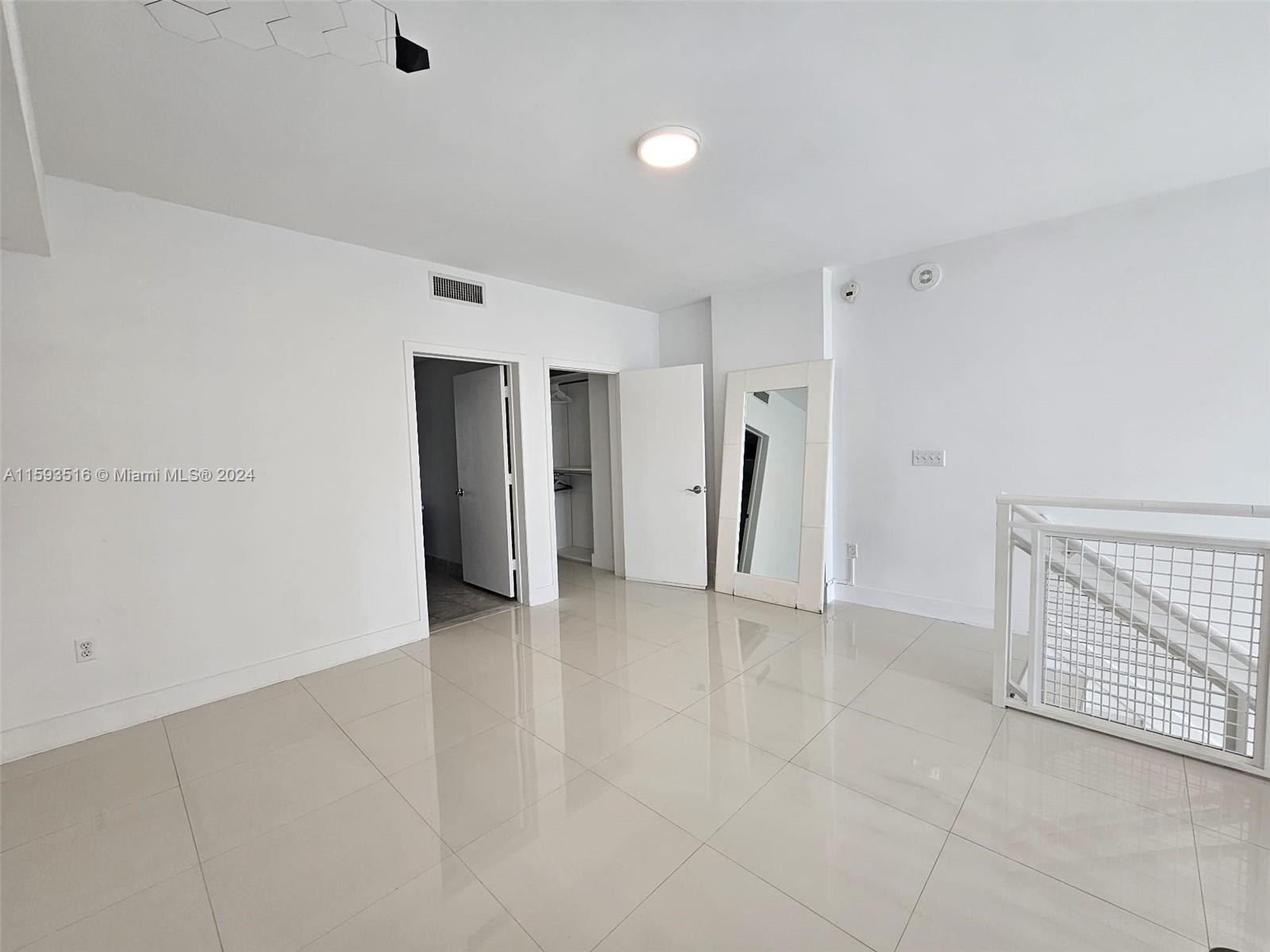 VIZCAYNE NORTH CONDO - Residential Lease