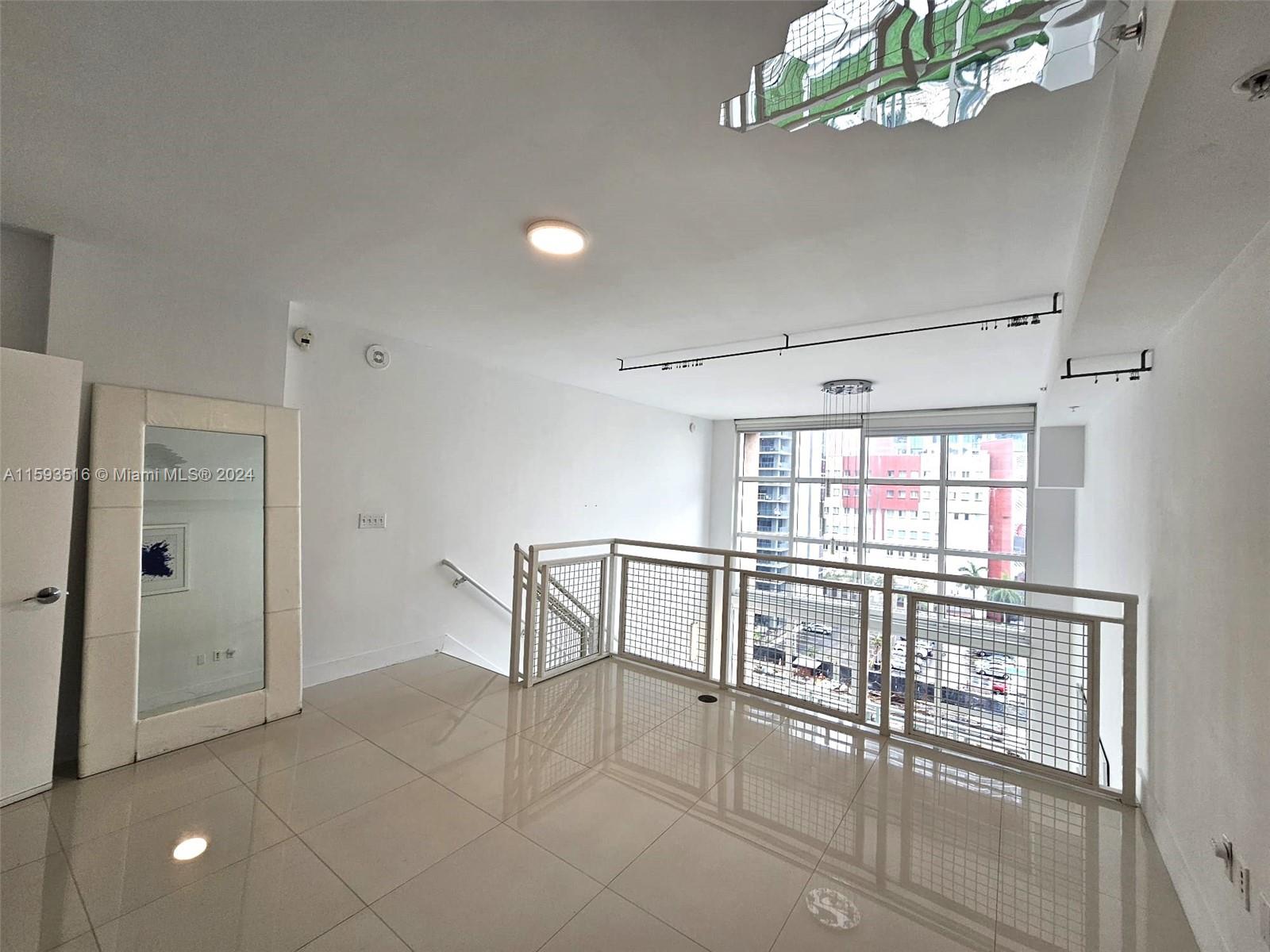 VIZCAYNE NORTH CONDO - Residential Lease