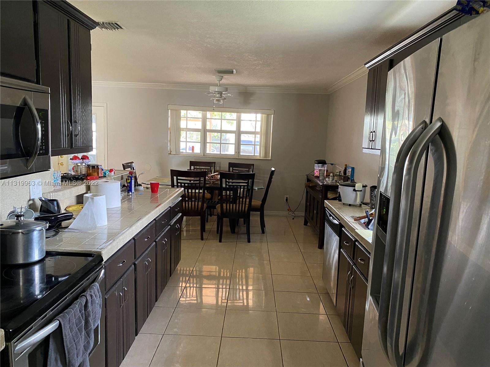HYDE PARK FIRST SEC - Residential