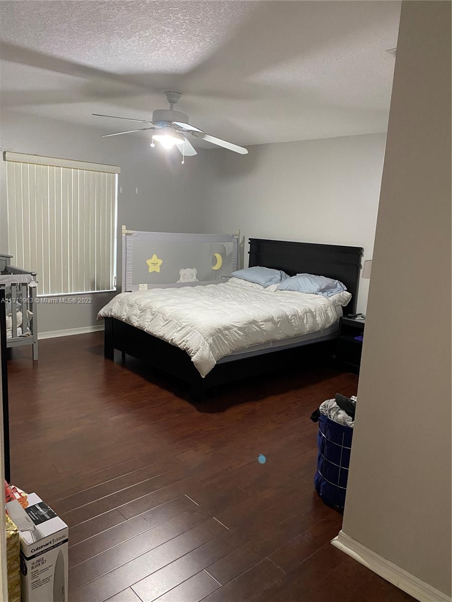 HYDE PARK FIRST SEC - Residential