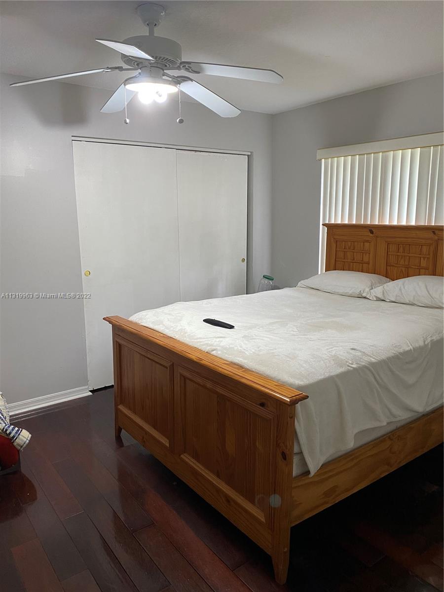 HYDE PARK FIRST SEC - Residential