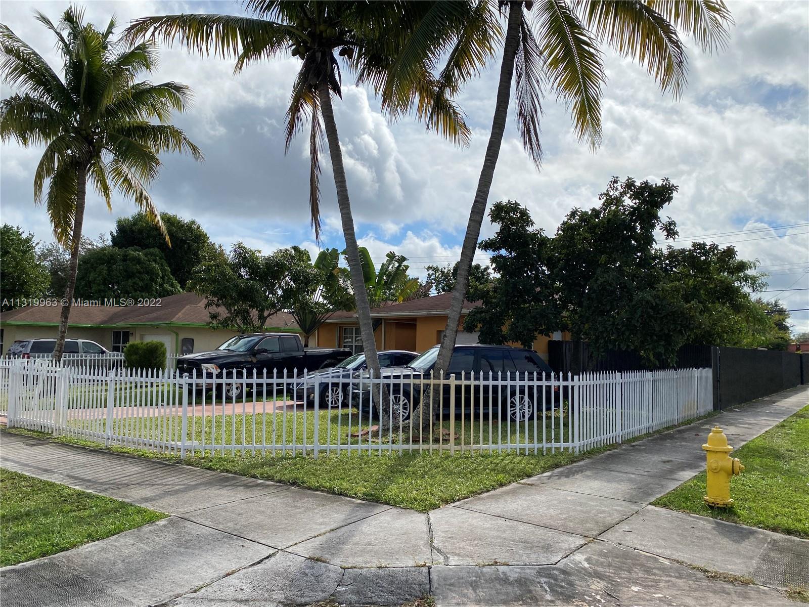 HYDE PARK FIRST SEC - Residential