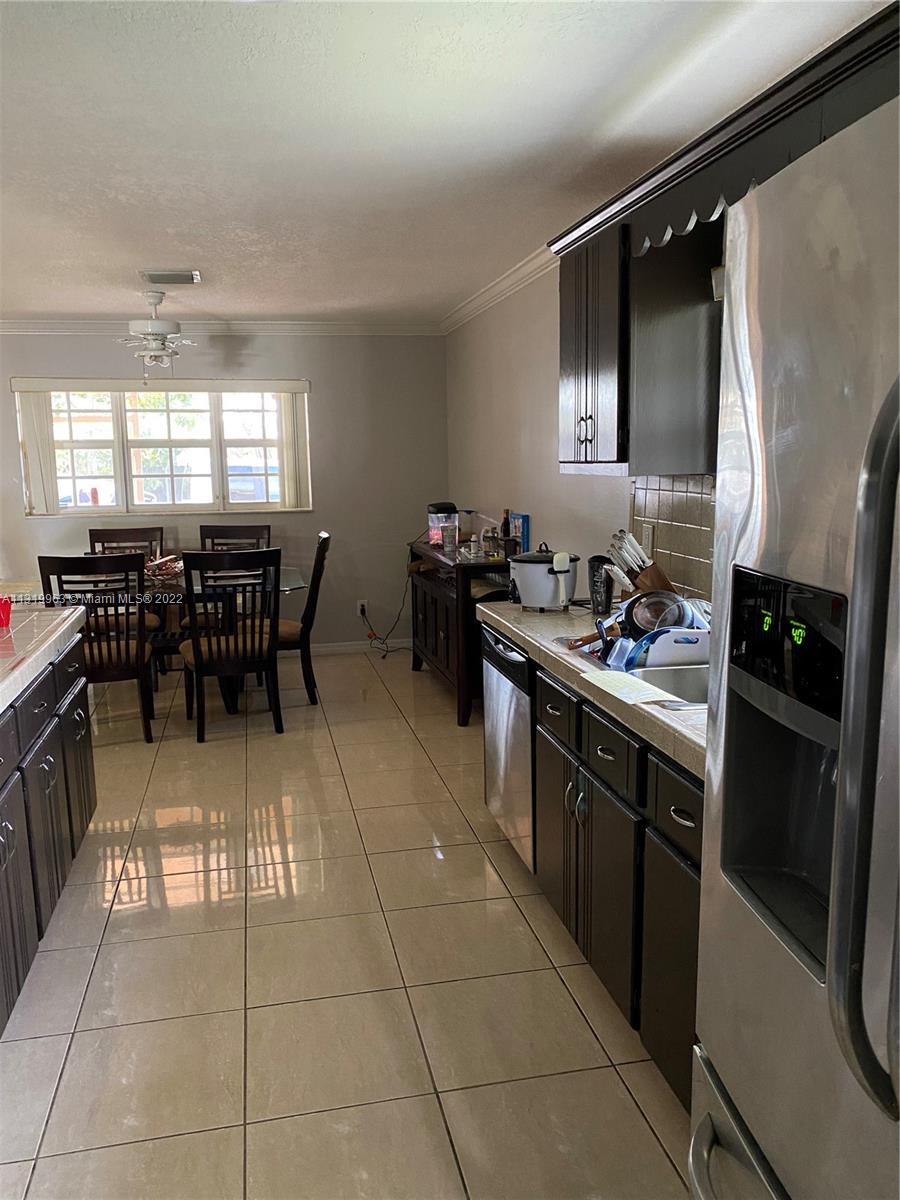 HYDE PARK FIRST SEC - Residential