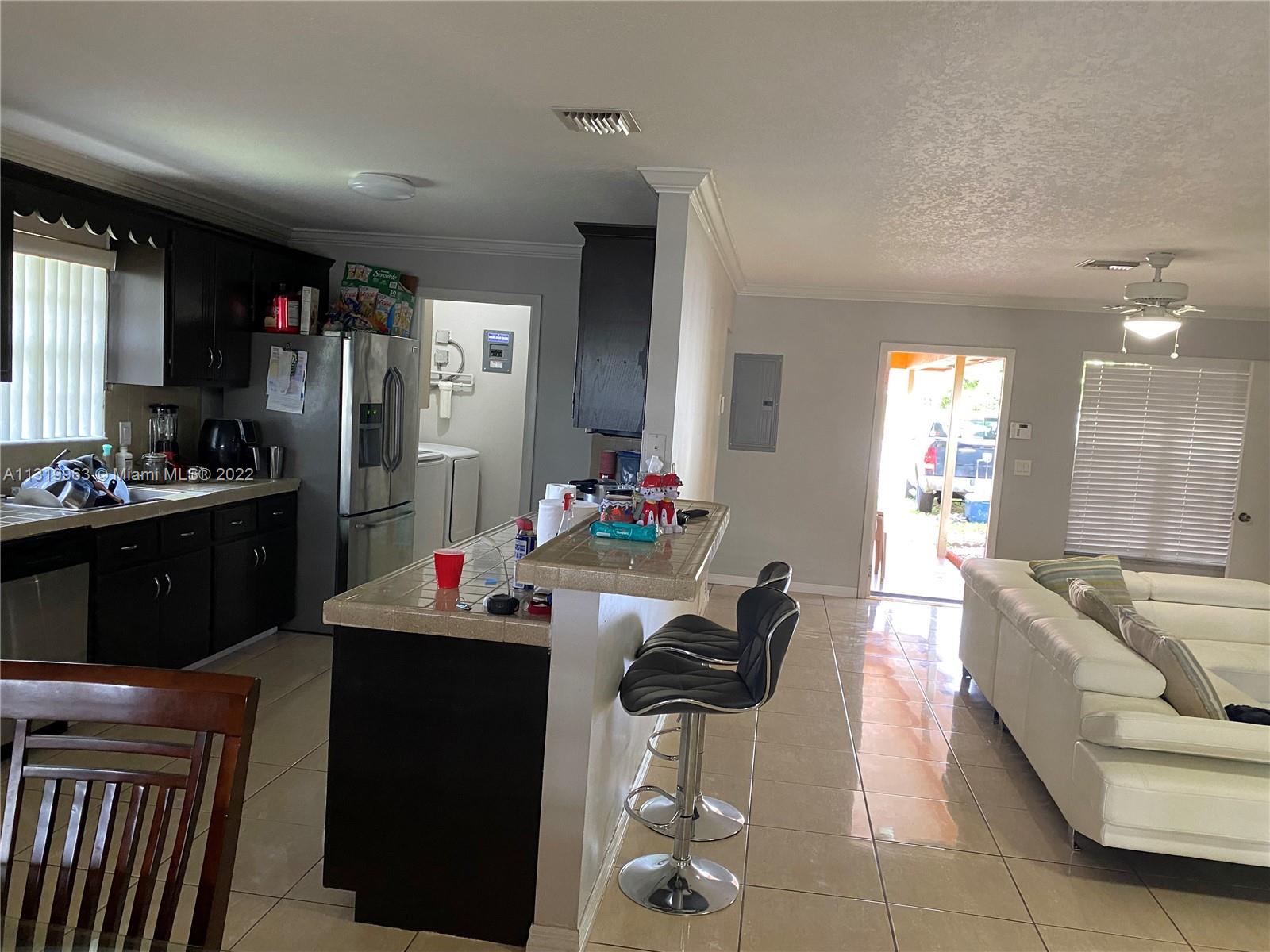 HYDE PARK FIRST SEC - Residential