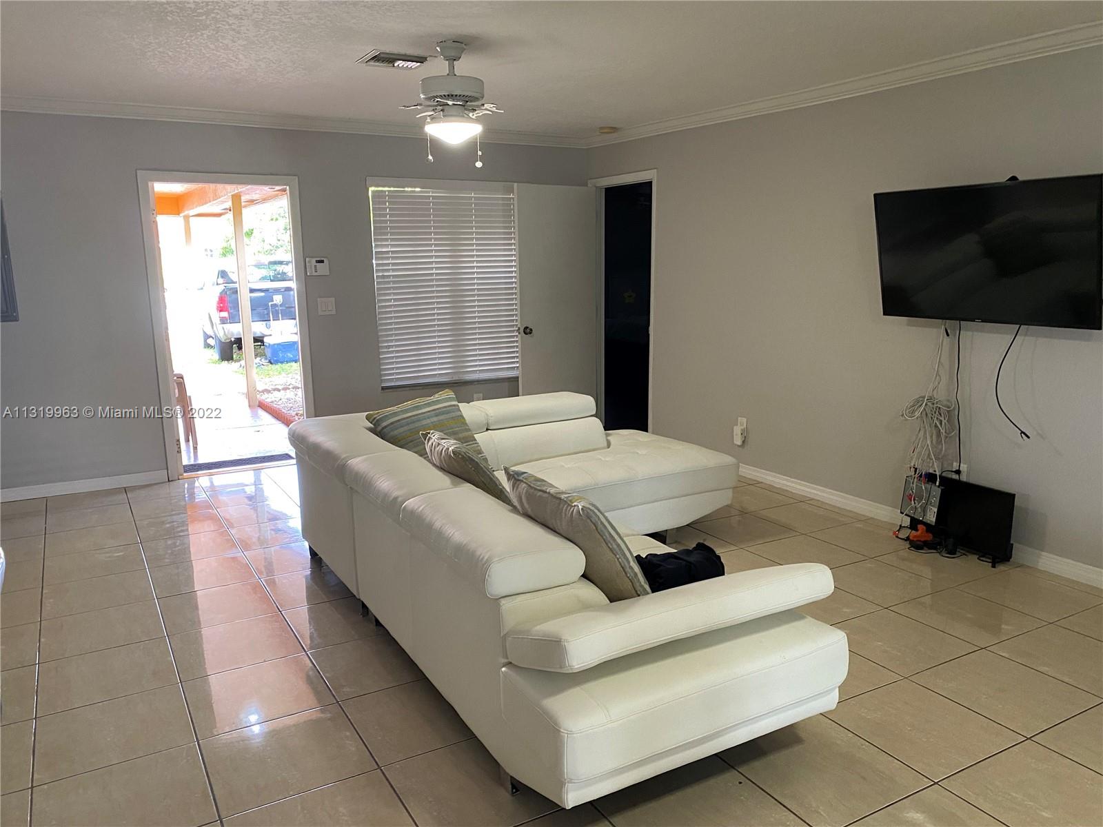 HYDE PARK FIRST SEC - Residential
