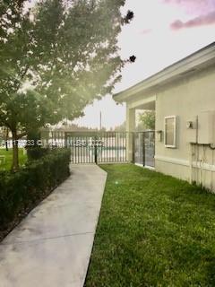 HIDDEN LAKES TOWNHOMES - Residential Lease