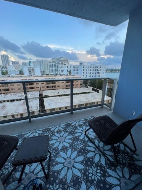 401 BLU OF NORTH BEACH CO - Residential Lease