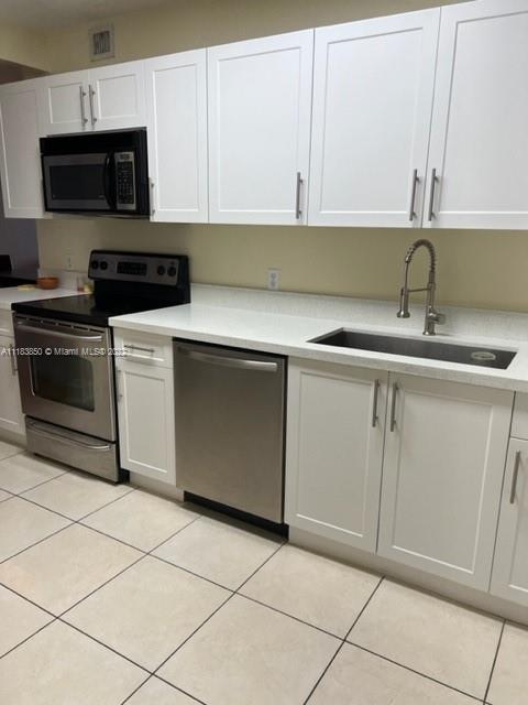 401 BLU OF NORTH BEACH CO - Residential Lease