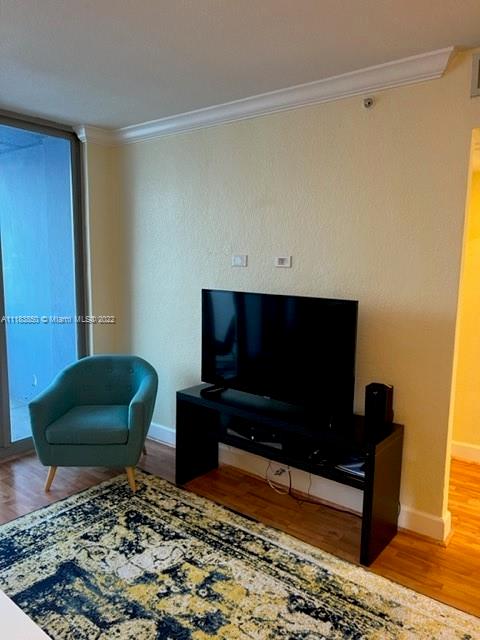 401 BLU OF NORTH BEACH CO - Residential Lease