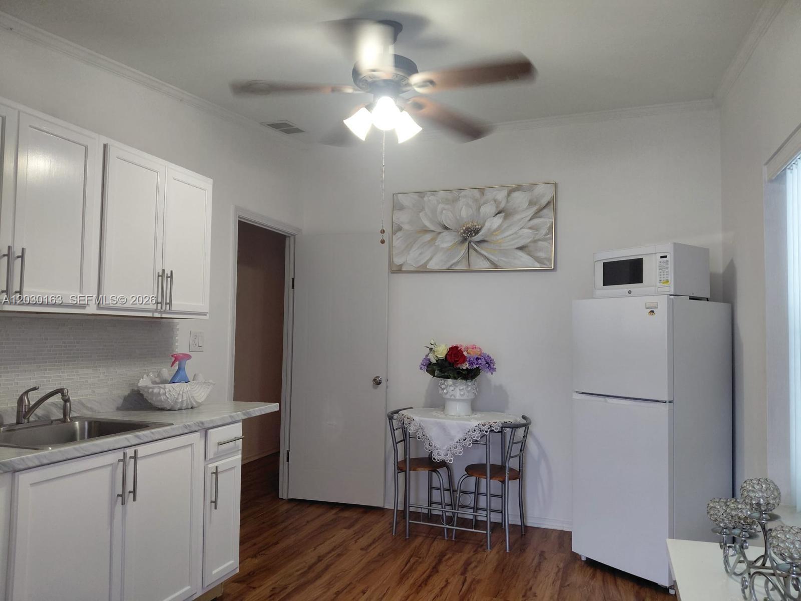 GATEWAY WEST CONDO - Residential
