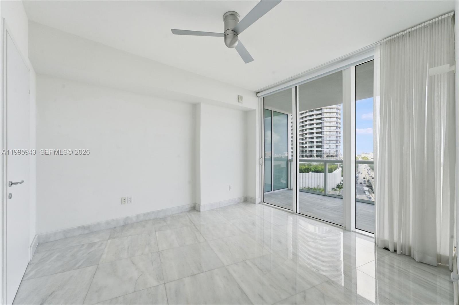 ICON CONDO - Residential