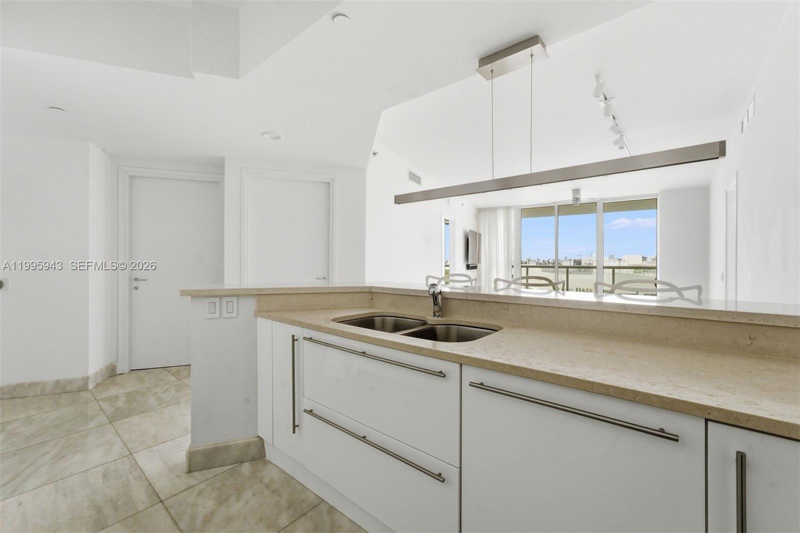 ICON CONDO - Residential