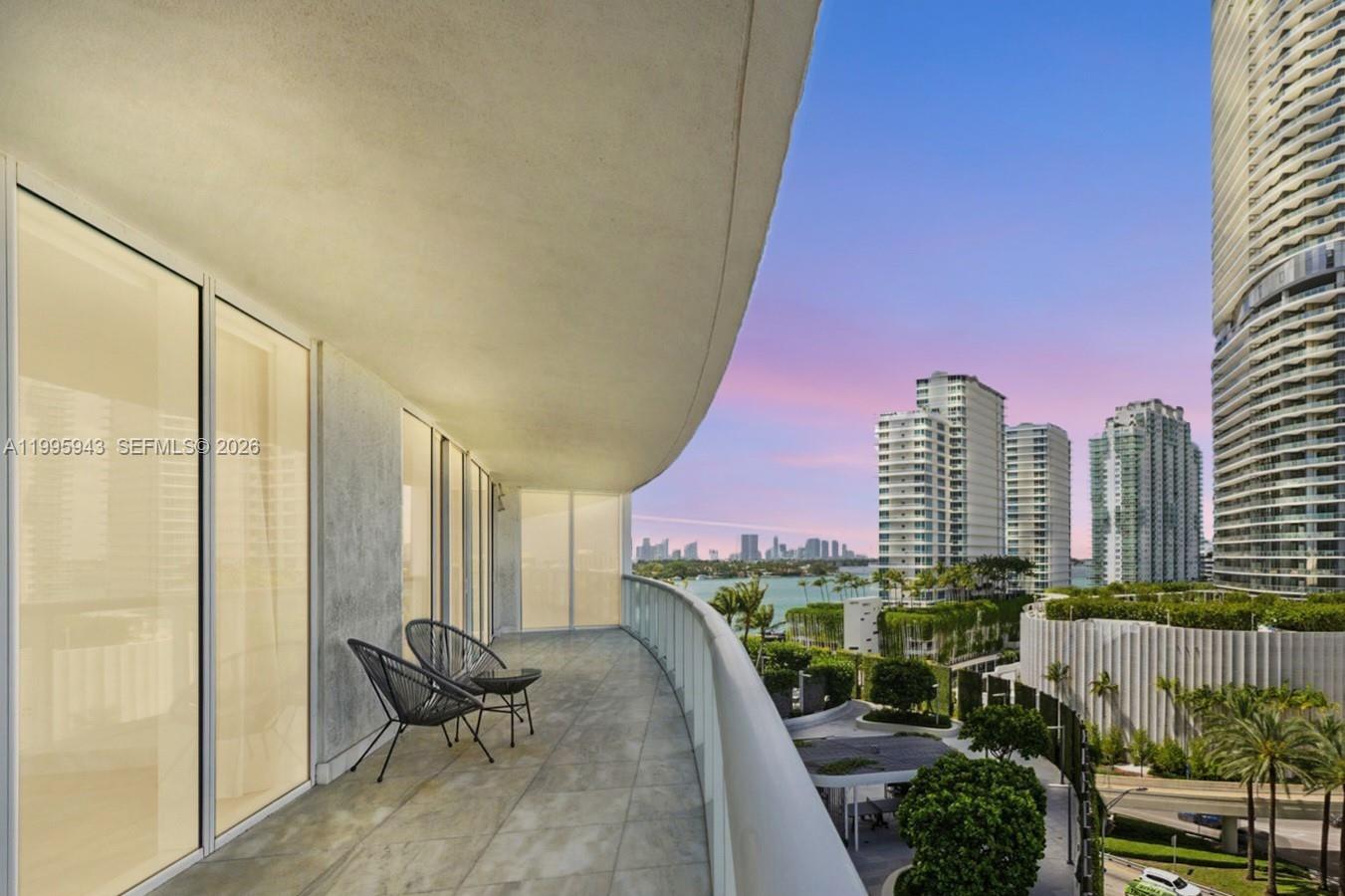 ICON CONDO - Residential