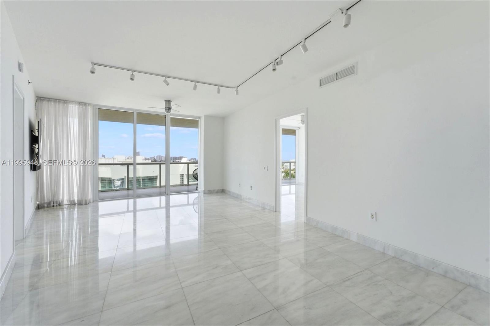 ICON CONDO - Residential