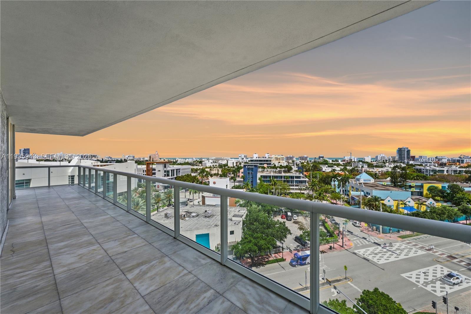 ICON CONDO - Residential