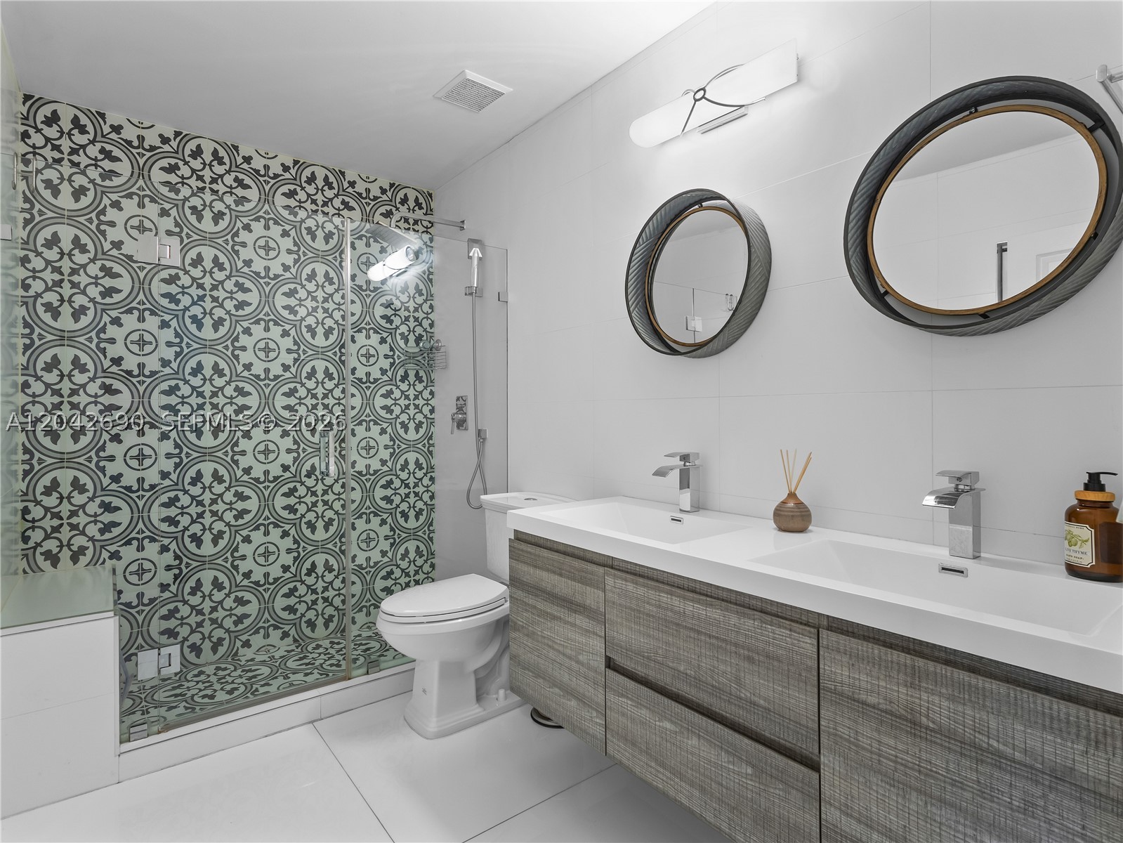 OAK CREEK - Residential
