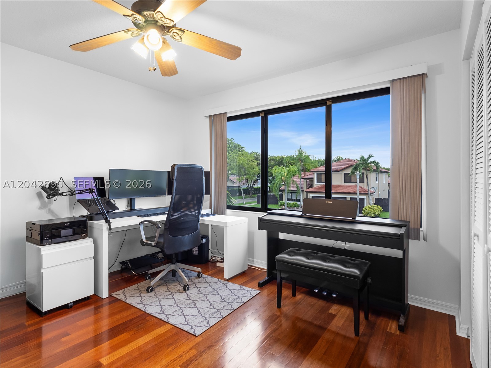 OAK CREEK - Residential