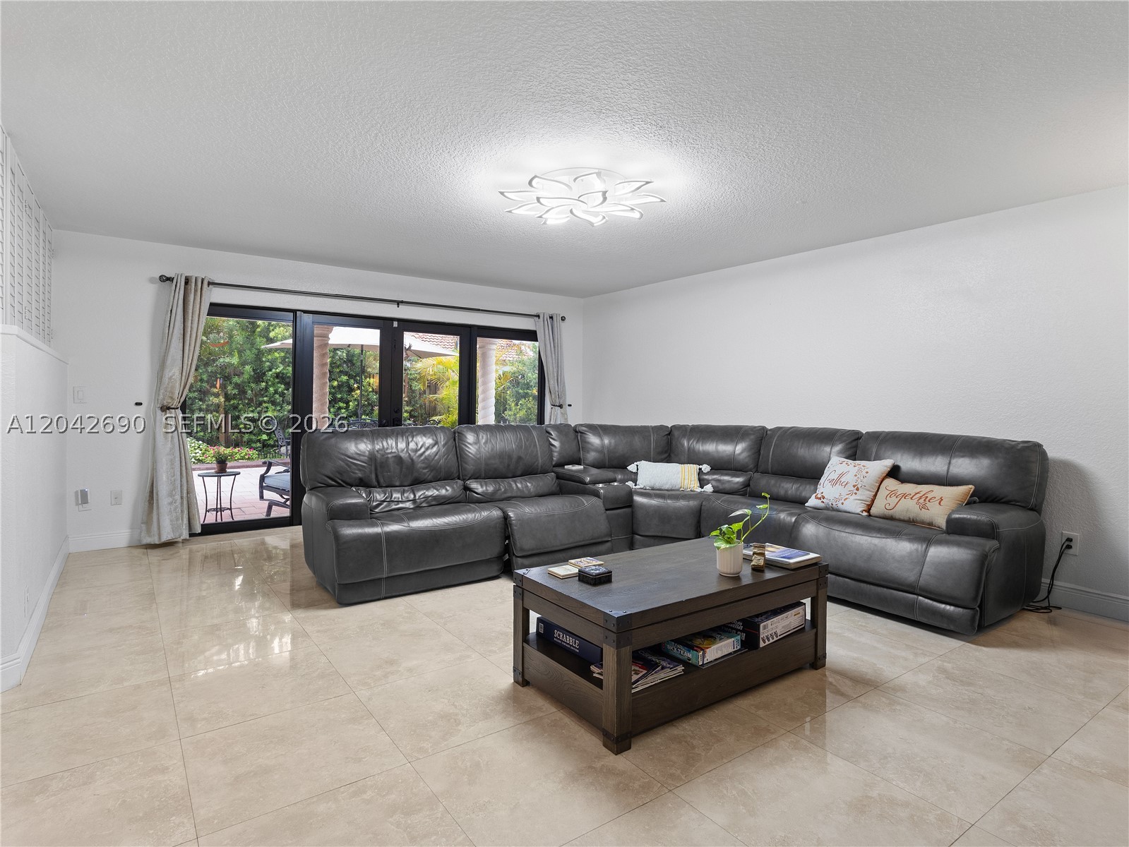 OAK CREEK - Residential