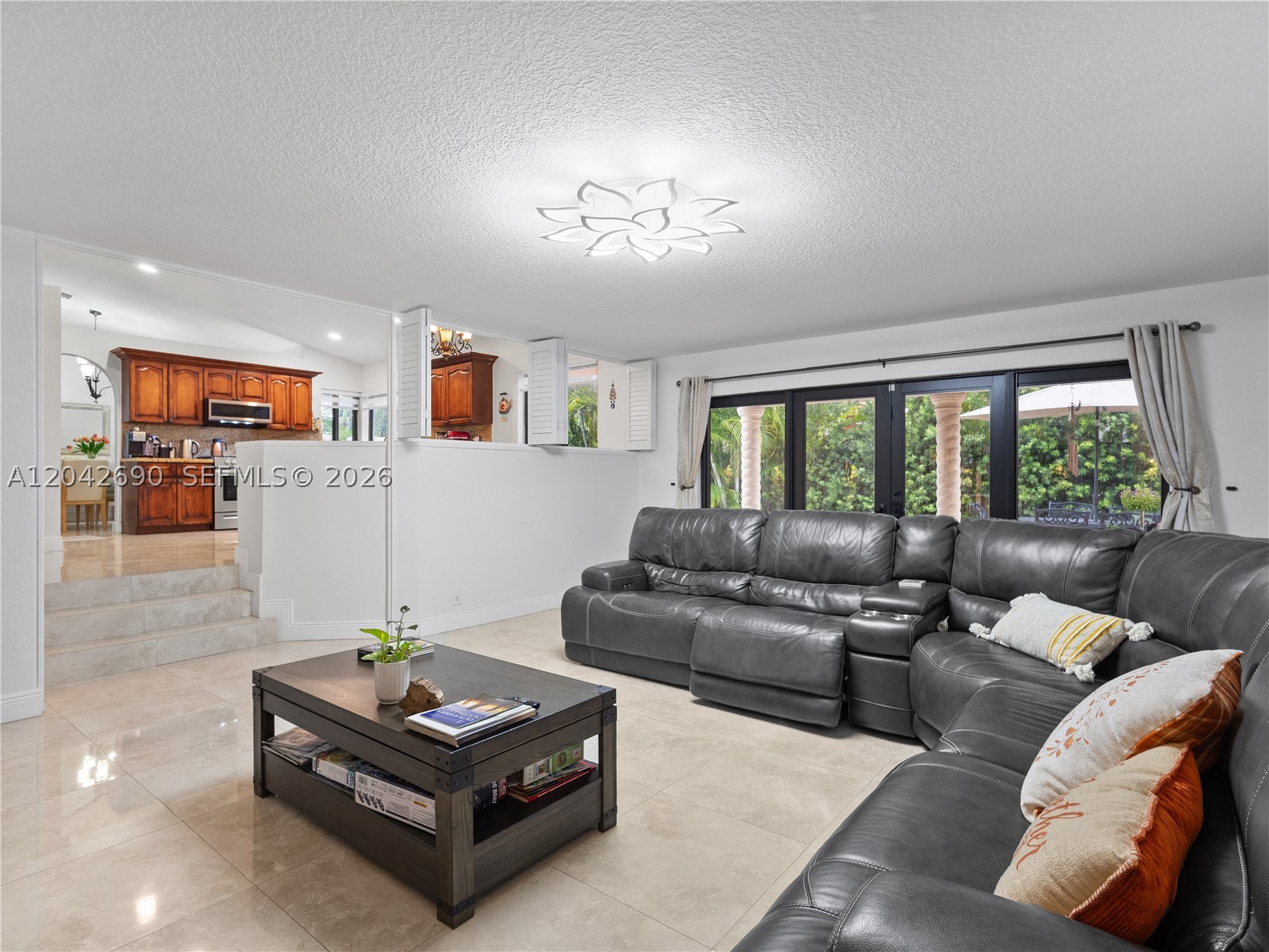 OAK CREEK - Residential