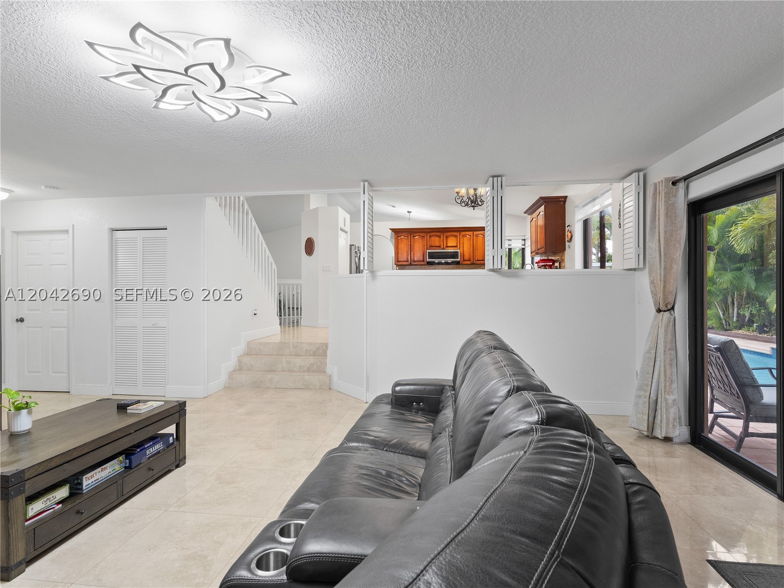 OAK CREEK - Residential