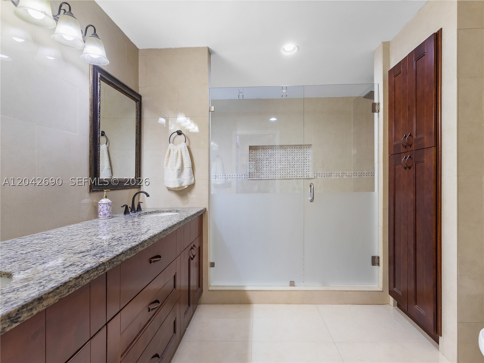 OAK CREEK - Residential