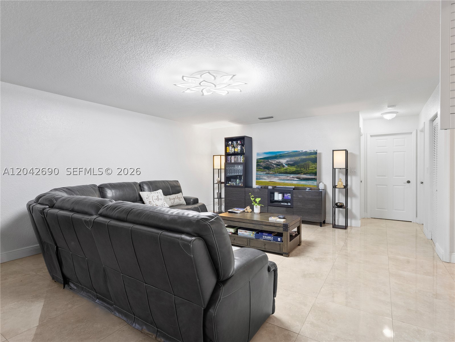 OAK CREEK - Residential