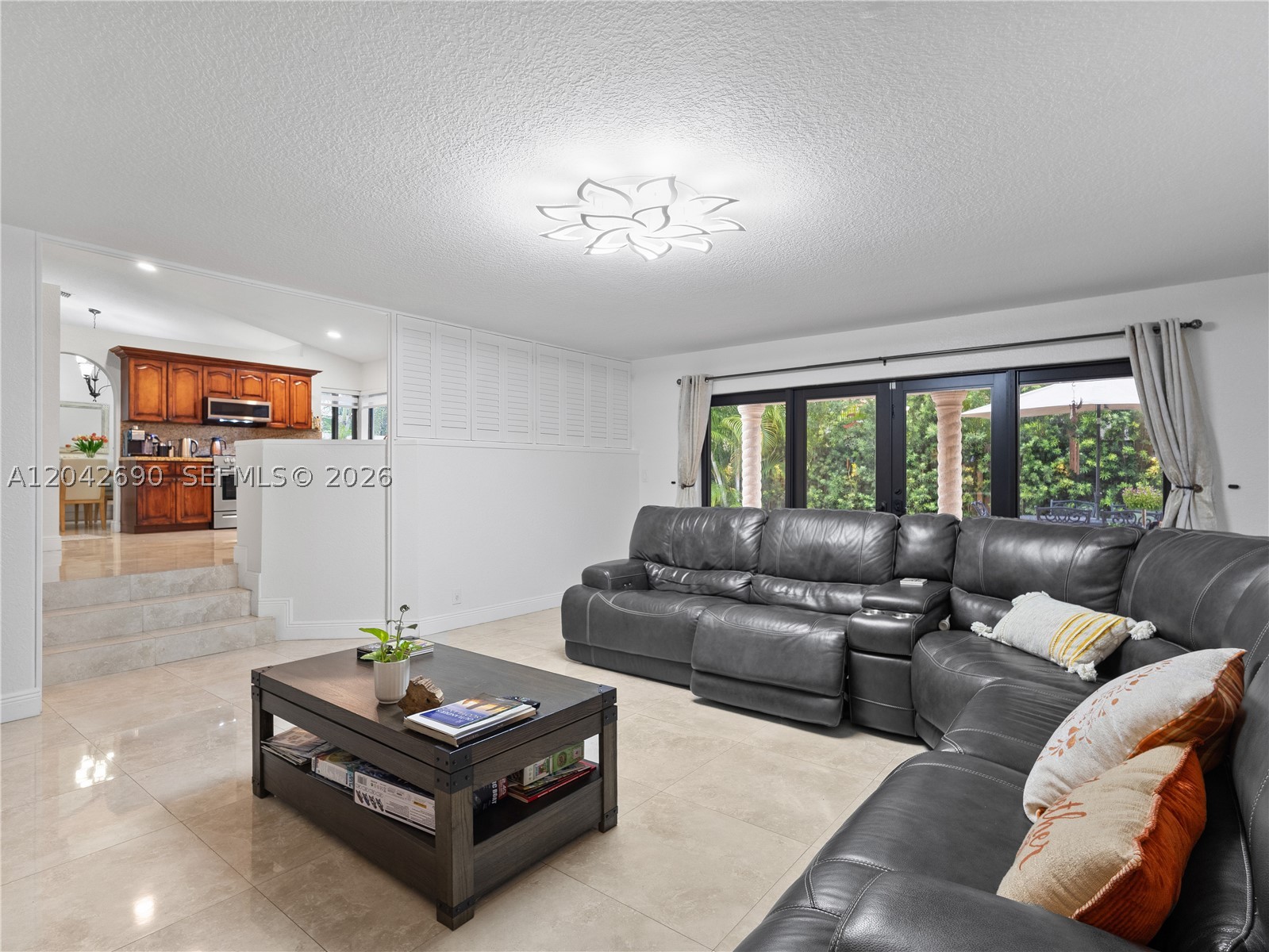 OAK CREEK - Residential