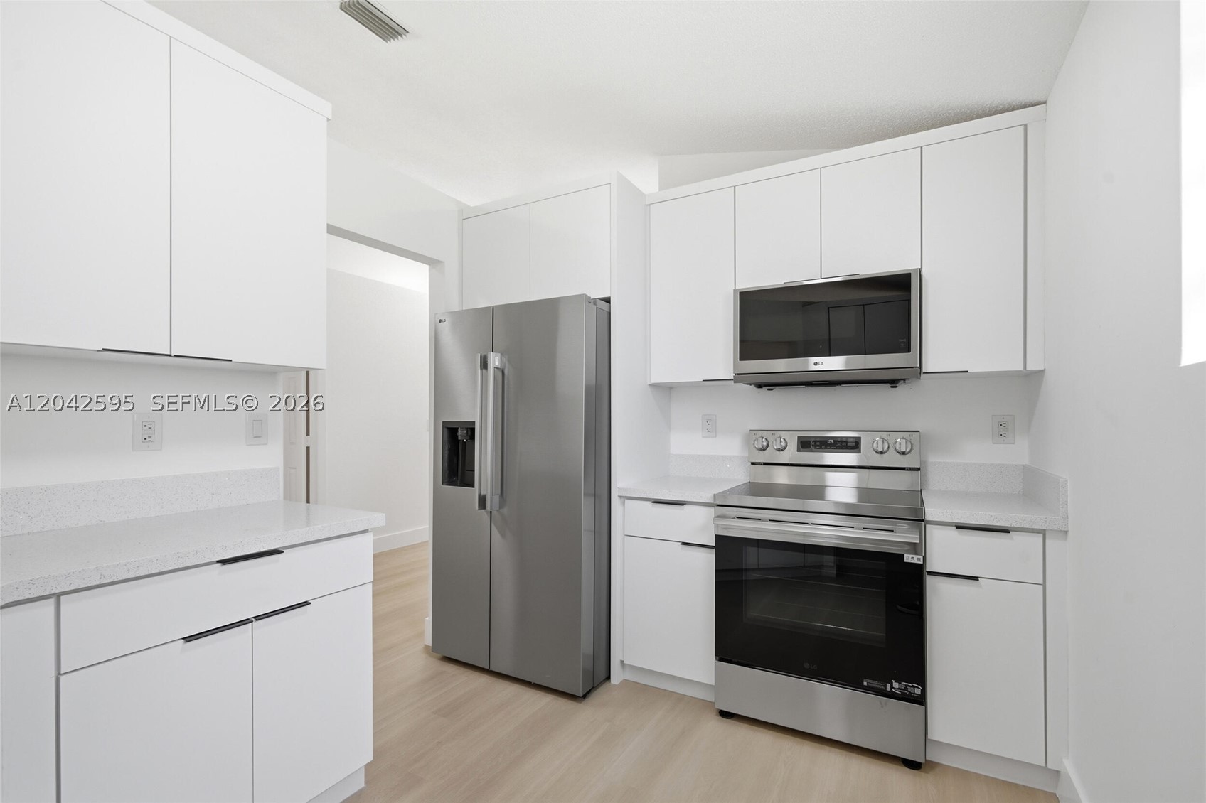SAPPHIRE SHORES-SAPPHIRE S - Residential